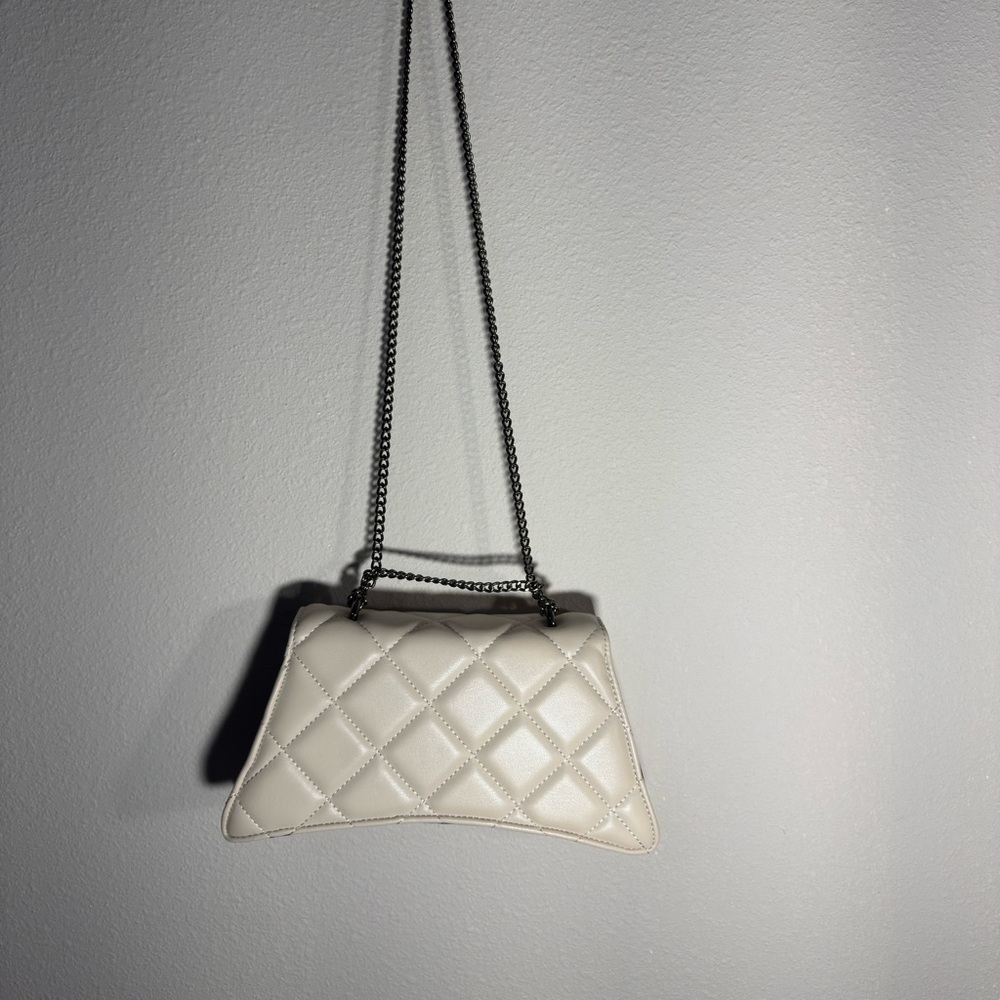 Elegant cream Quilted Shoulder Bag
